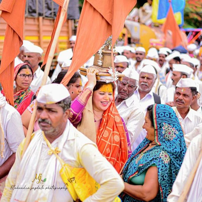 Actress and shivsena politician Deepali Sayyed in pandharpur vari ashadhi ekadashi 2022 