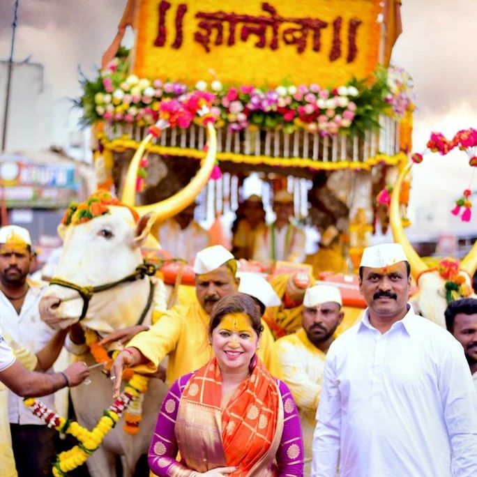 Actress and shivsena politician Deepali Sayyed in pandharpur vari ashadhi ekadashi 2022 