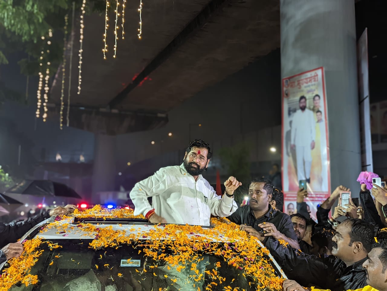 eknath shinde reaches home after becoming cm shares photo with grandchild