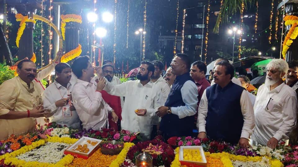 eknath shinde reaches home after becoming cm shares photo with grandchild