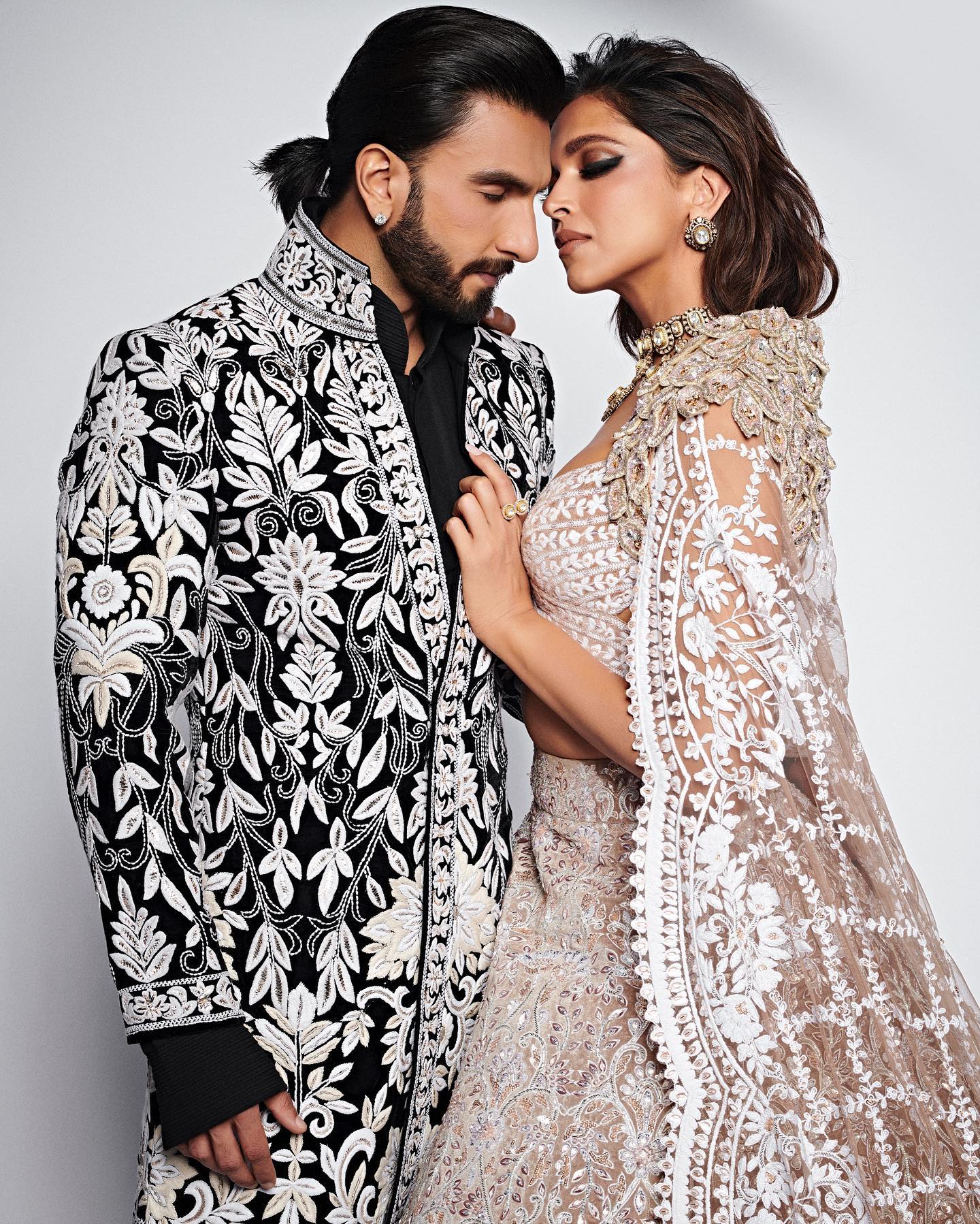 Ranveer Singh Deepika Padukone in mijawan fashion show 2022