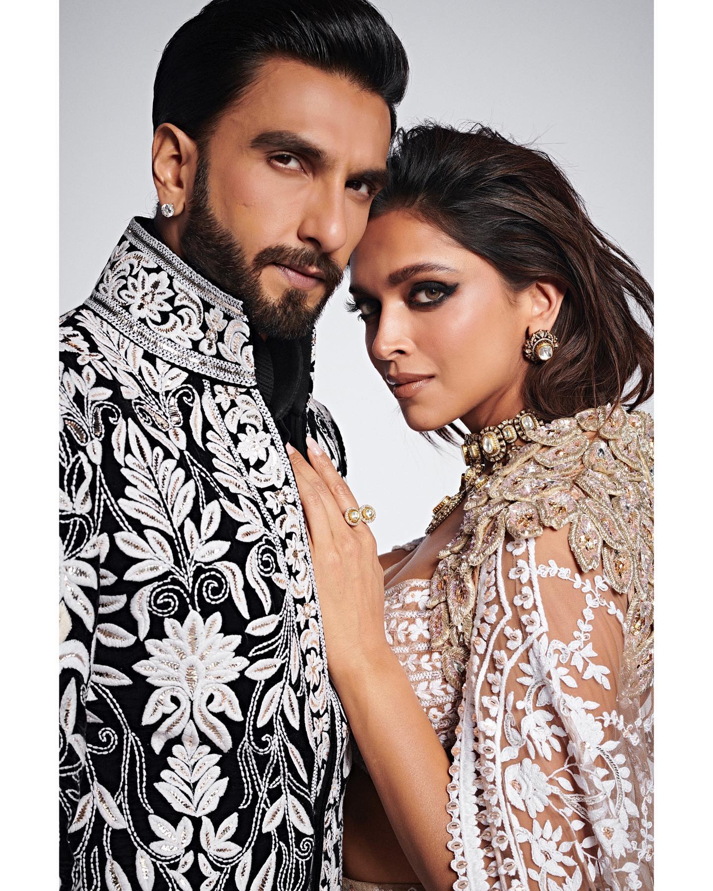 Ranveer Singh Deepika Padukone in mijawan fashion show 2022