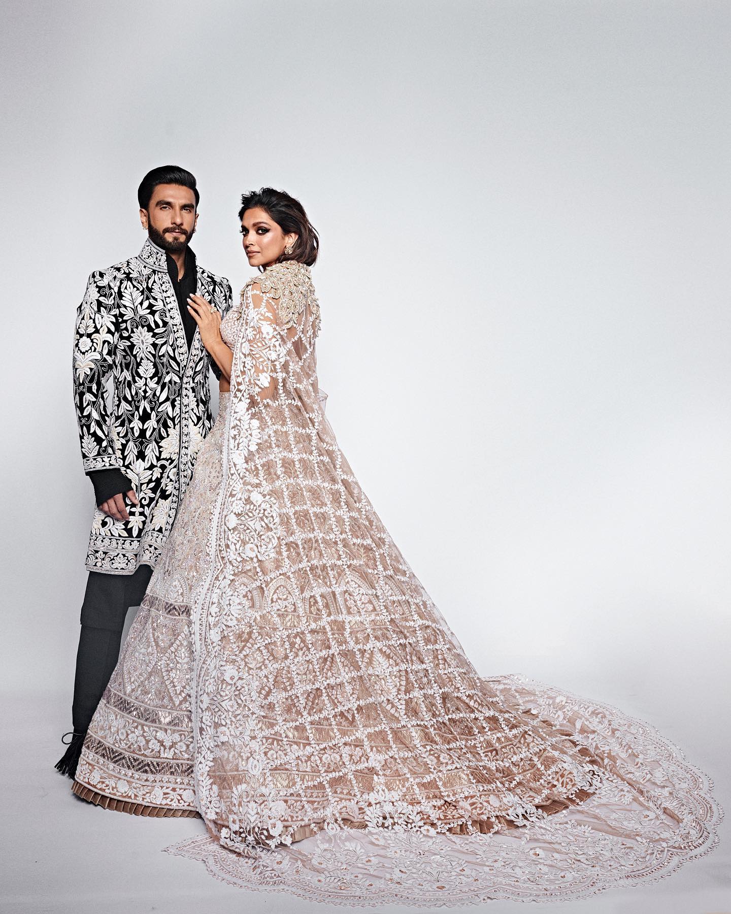 Ranveer Singh Deepika Padukone in mijawan fashion show 2022