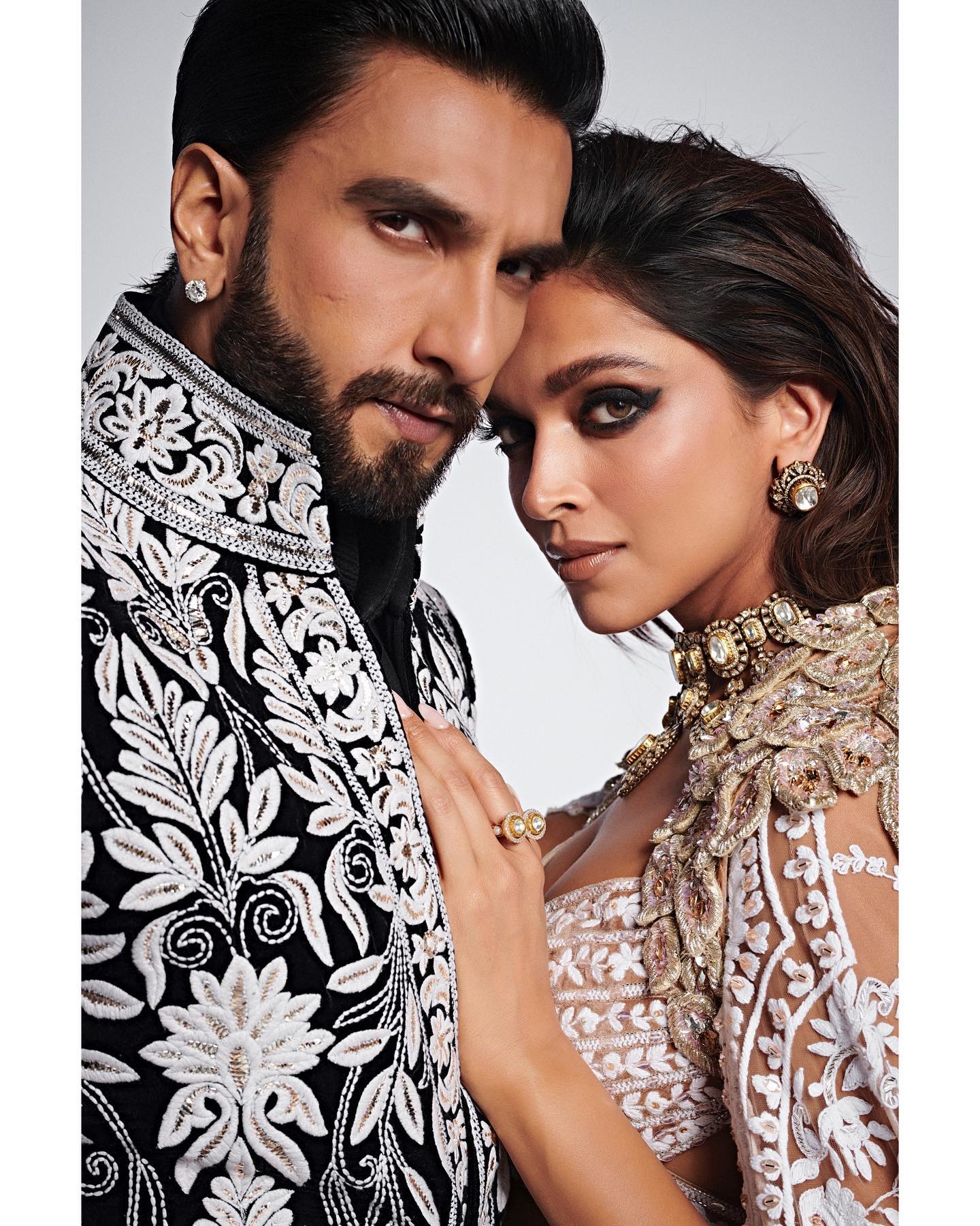 Ranveer Singh Deepika Padukone in mijawan fashion show 2022