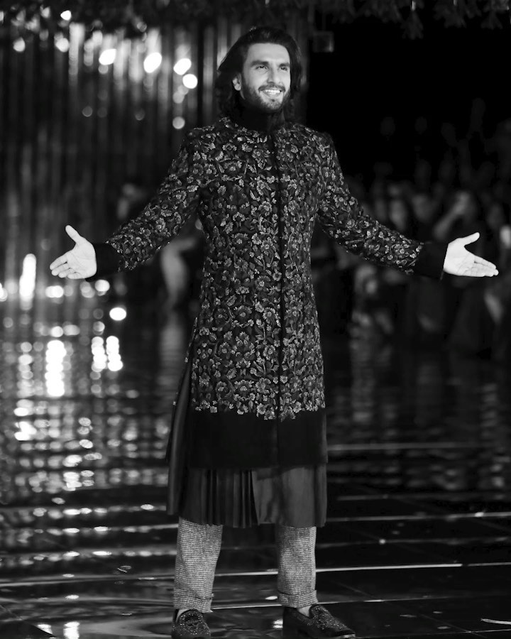 Ranveer Singh Deepika Padukone in mijawan fashion show 2022