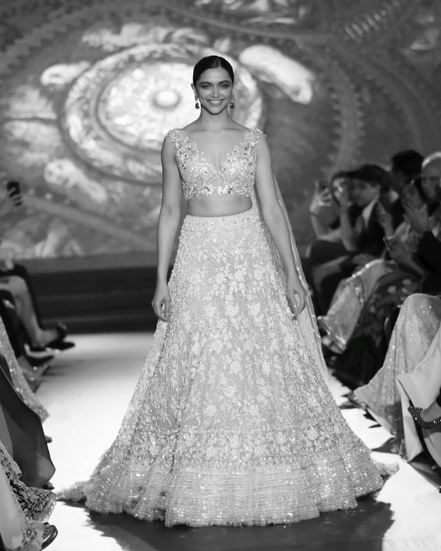 Ranveer Singh Deepika Padukone in mijawan fashion show 2022