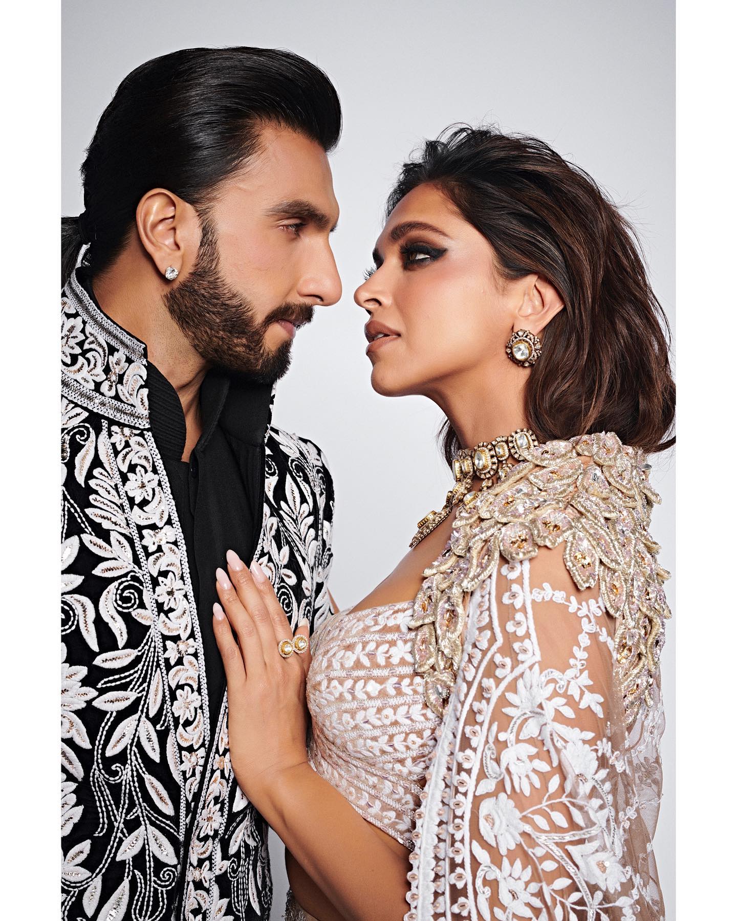 Ranveer Singh Deepika Padukone in mijawan fashion show 2022