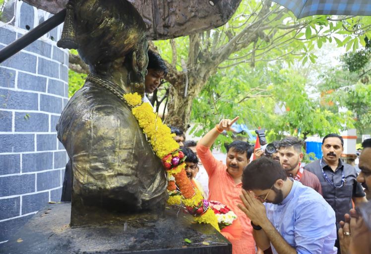 तसेच आदित्य ठाकरेंनी हा प्रकल्प मी दिला आहे आणि त्यासाठी पैसे दिल्याचं सांगून दाखवावं, असे आव्हान कांदे यांनी आदित्य ठाकरे यांना केले आहे.