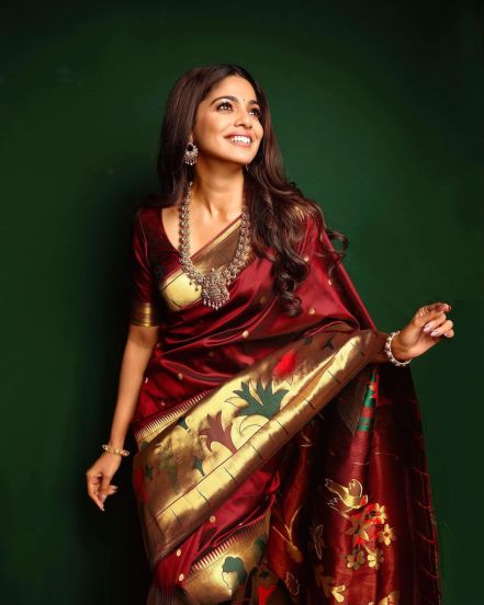 Famous marathi Actress Pooja Sawant in traditional saree look pns 97 ...