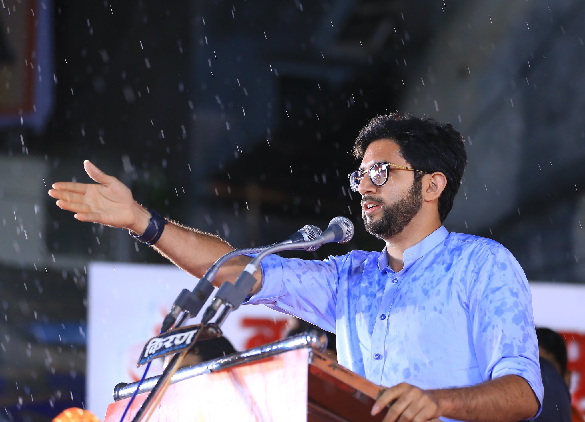 Eknath Shinde Group Spokesperson deepak kesarkar on crowd at aditya thackeray sawantwadi rally