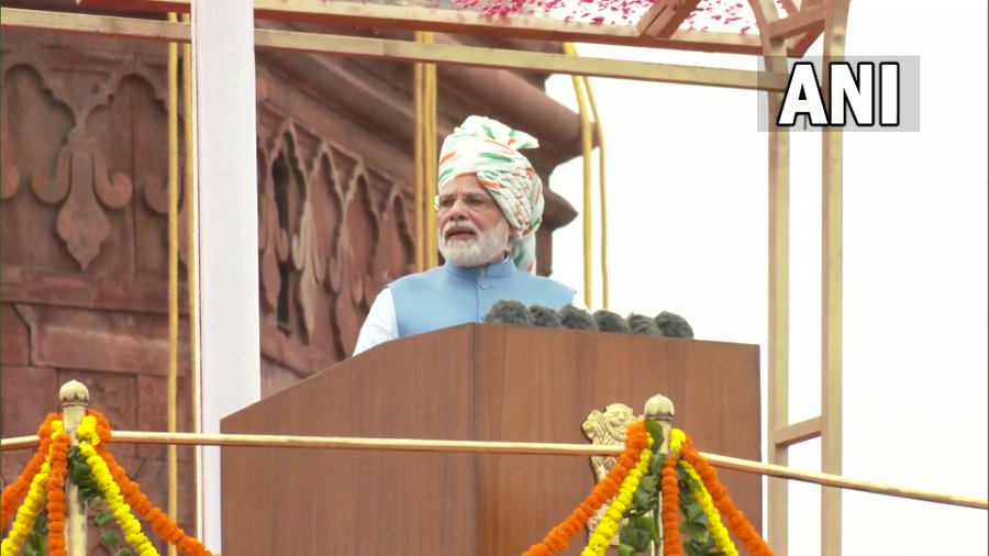 Independence Day 2022 celebration pm modi hoisted flag at red fort delhi