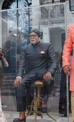 A statue of Amitabh Bachchan installed by an Indian-American family