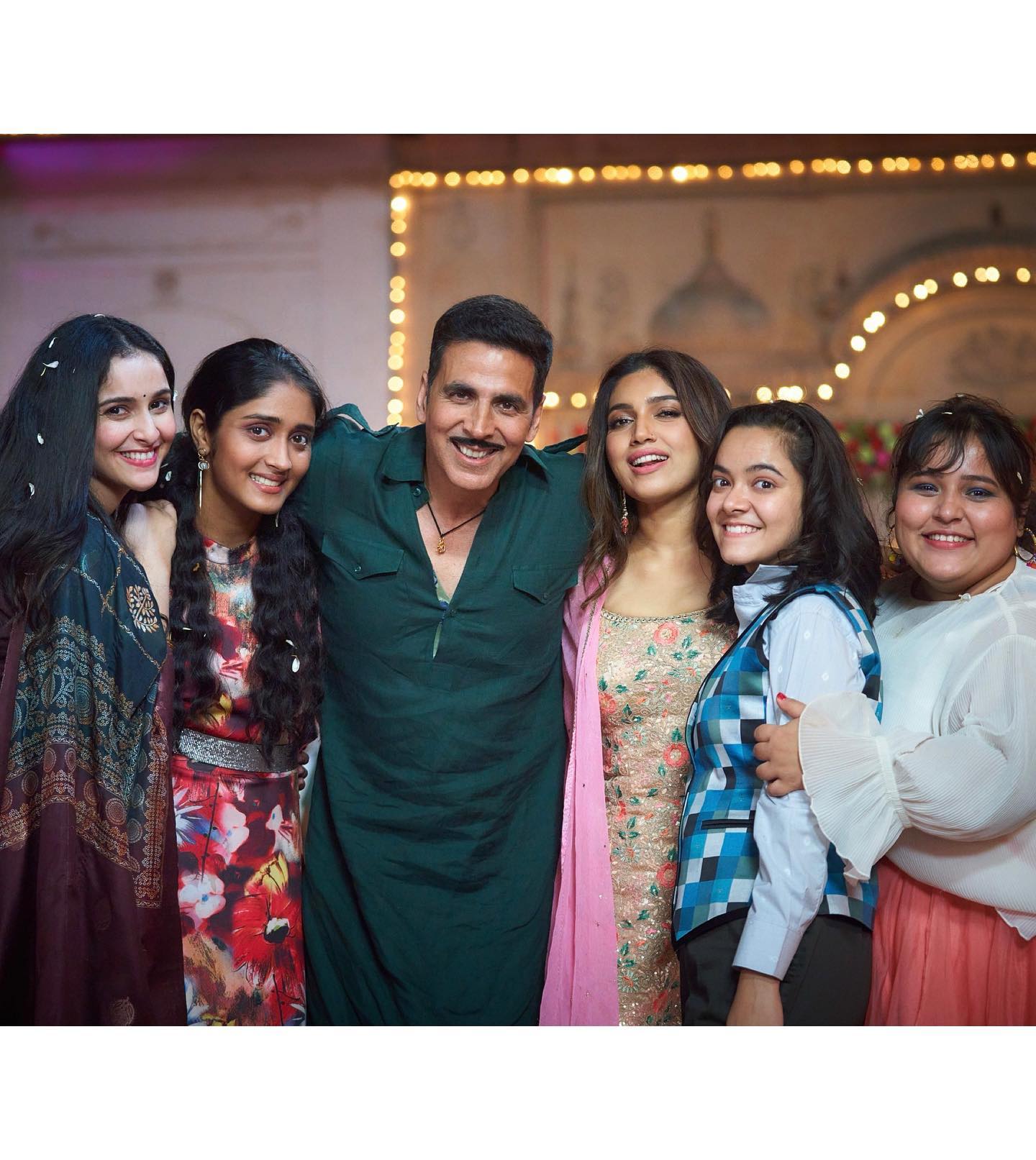 akshay kumar shared special post for punekar after eating misal pav