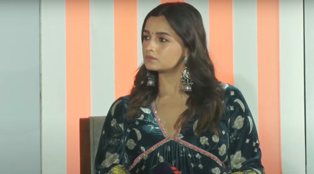 alia bhatt, alia bhatt upcoming film, darling, darling trailer, darling release date, alia bhatt instagram, ranbir kapoor, brahmastra, heart of stone, rocky aur raani ki prem kahani, vijay varma, roshan mathew, shefali shah, आलिया भट्ट, डार्लिंग, डार्लिंग ट्रेलर, डार्लिंग प्रदर्शन तारीख, शेफाली शाह, विजय वर्मा, रोशन मॅथ्यू, आलिया भट्ट आगामी चित्रपट, ब्रह्मास्त्र, रणबीर कपूर