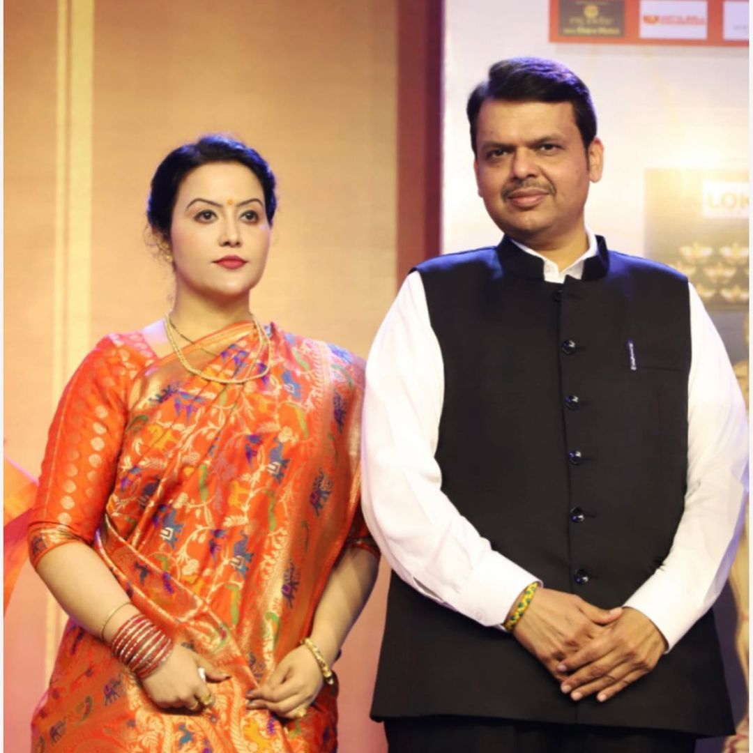 amruta fadnavis news devendra fadnavis wife