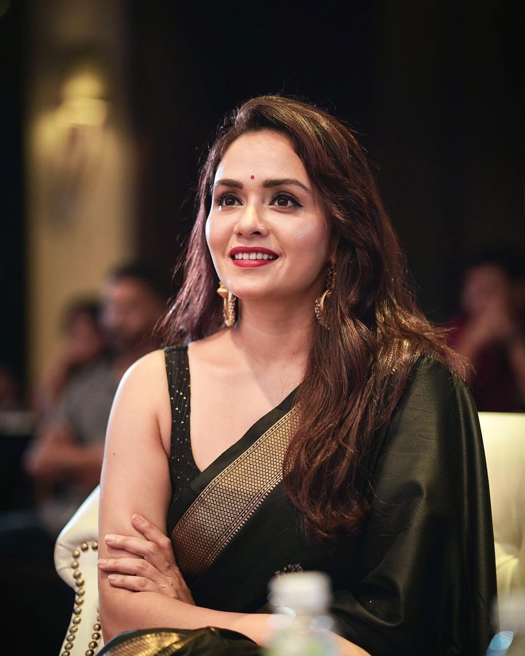 Amruta Khanvilkar's Saree Look! – South India Fashion | Designer saree  blouse patterns, Blue saree blouse, Long blouse designs