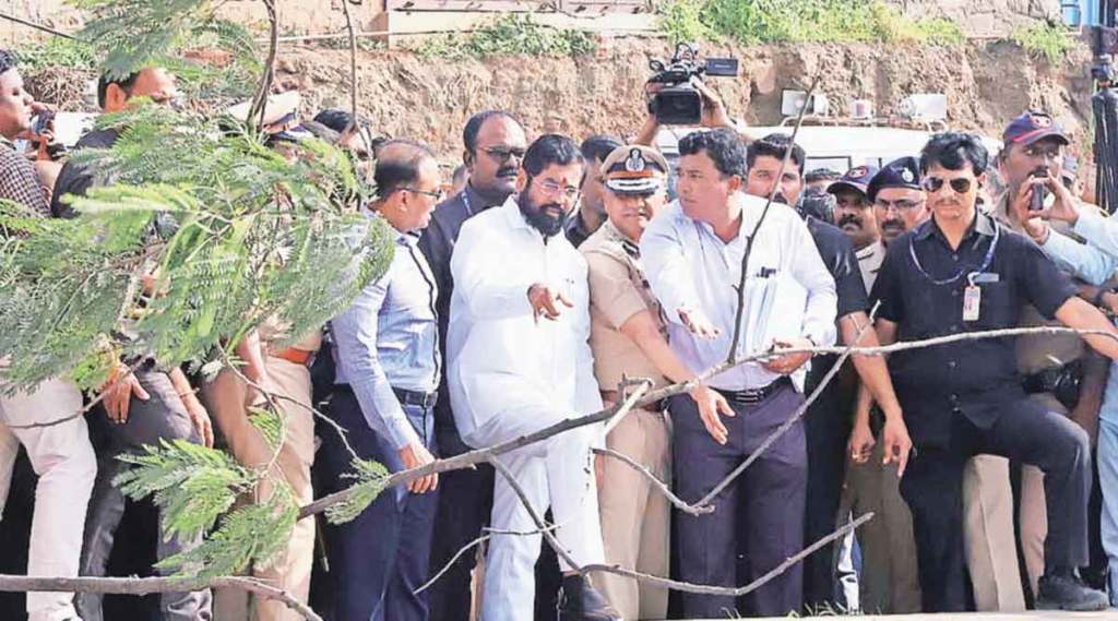 मुख्यमंत्री एकनाथ शिंदे यांनी रविवारी चांदणी चौक येथे भेट देऊन तेथील परिस्थितीचा आढावा घेतला, तसेच नियोजित कामाबाबत अधिकाऱ्यांशी चर्चा केली.