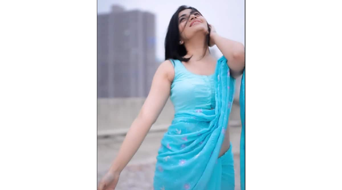 marathi actress ruchira jadhav bold photoshoot in saree 