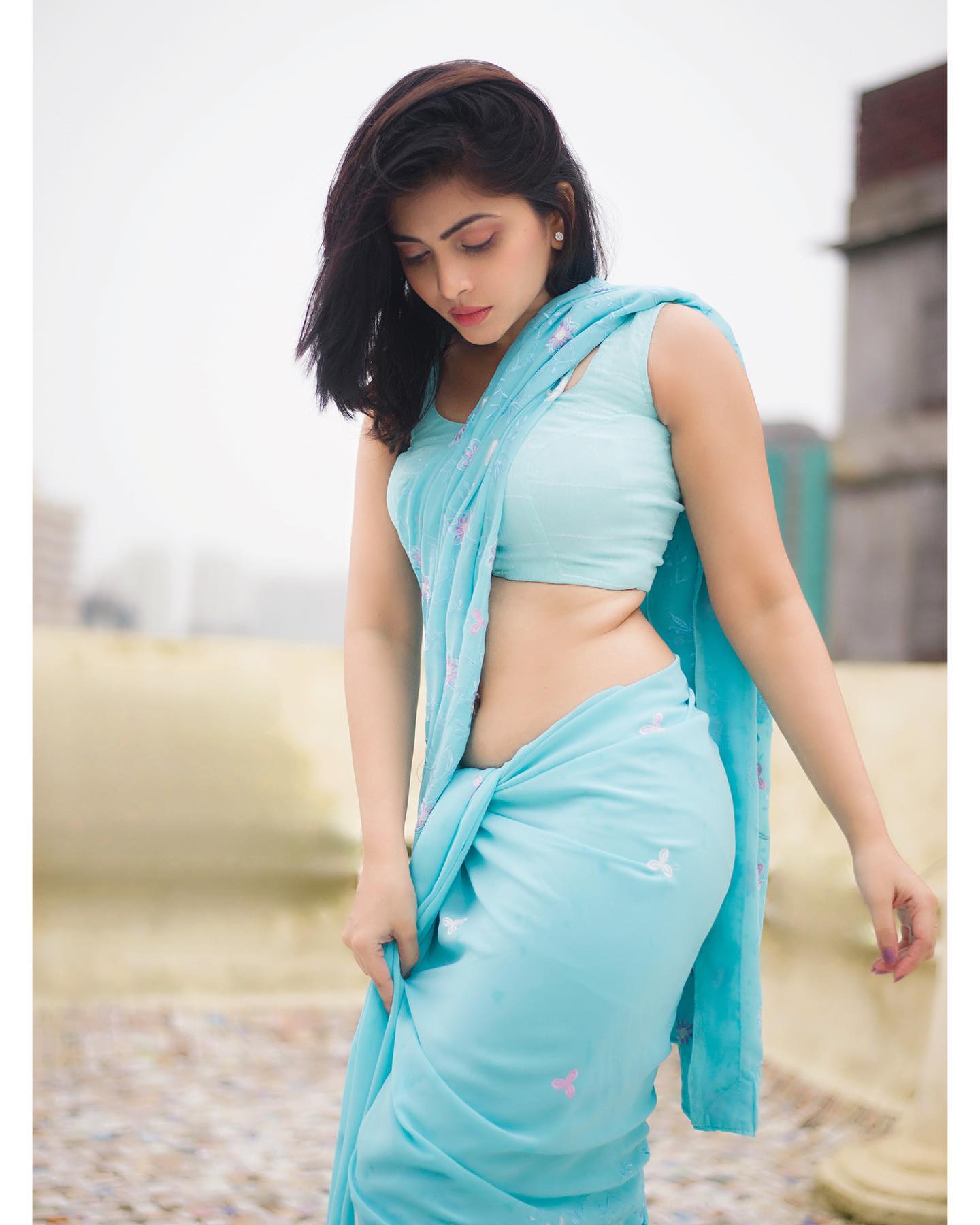 marathi actress ruchira jadhav bold photoshoot in saree