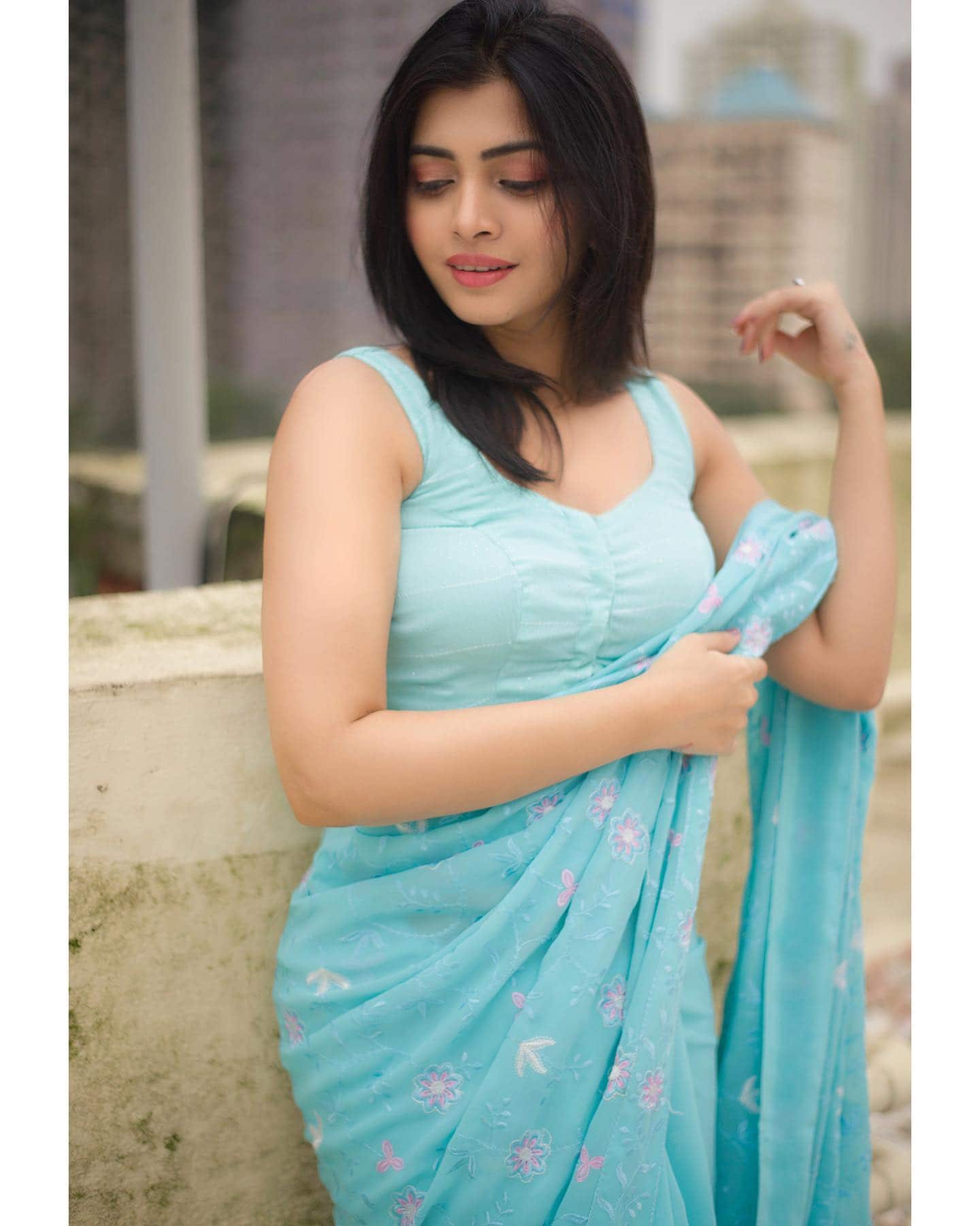 marathi actress ruchira jadhav bold photoshoot in saree