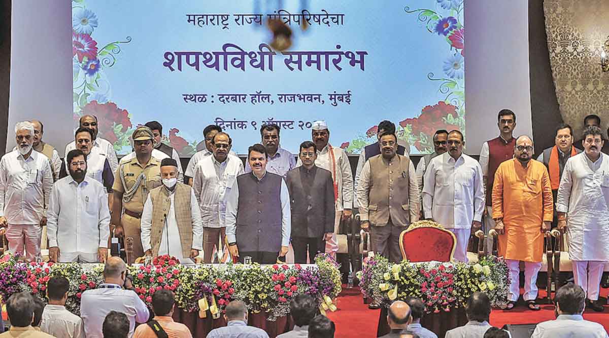 Maharashtra Cabinet Expansion 18 Mlas Ake Oath In Maharashtra Zws 70