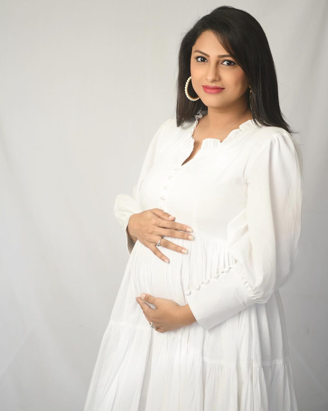 sath nibhana sathiya fame rashi actress rucha hasabanis announced her 2nd pregnancy 