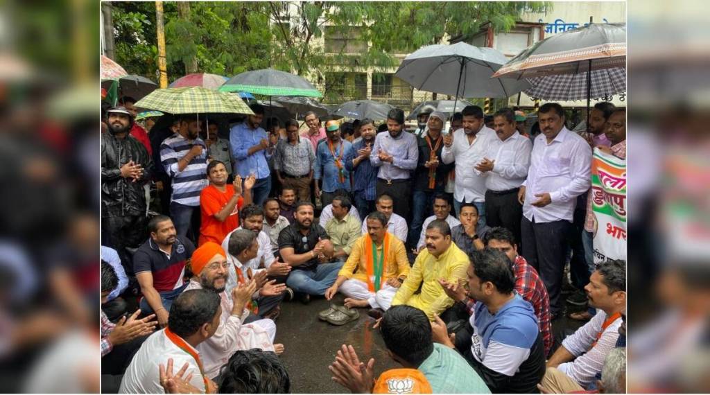 bjp-protest-against-potholes-on-new-panvel-flyover