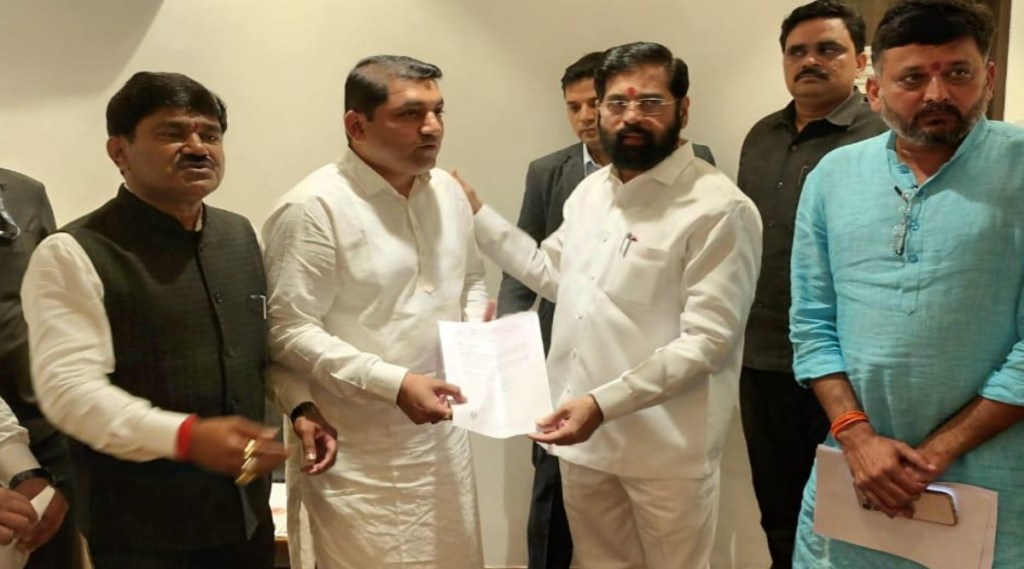 Former Shiv Sena corporator from Nashik Praveen Tidme joins Shinde faction