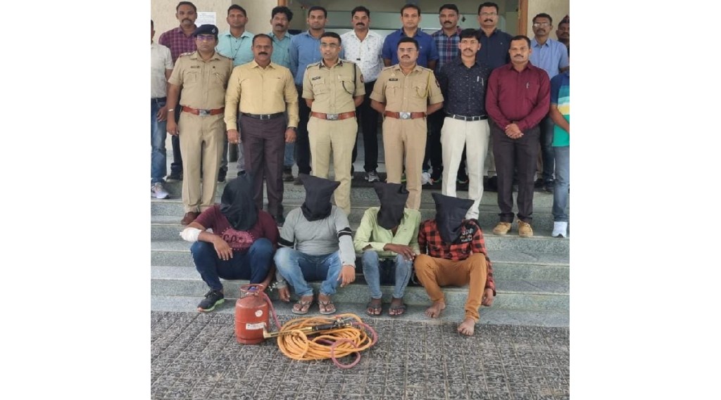 A gang that broke ATMs in villages near Wardha was arrested in Telangana