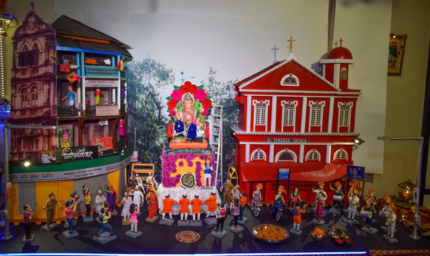 Ganesh utsav 2022 Girgaon Boy made stunning home decoration for Ganpati