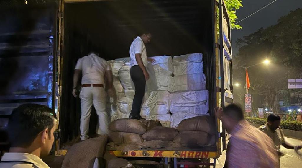 crime branch of mumbai police seized 88 lakhs tobaco in goregaon