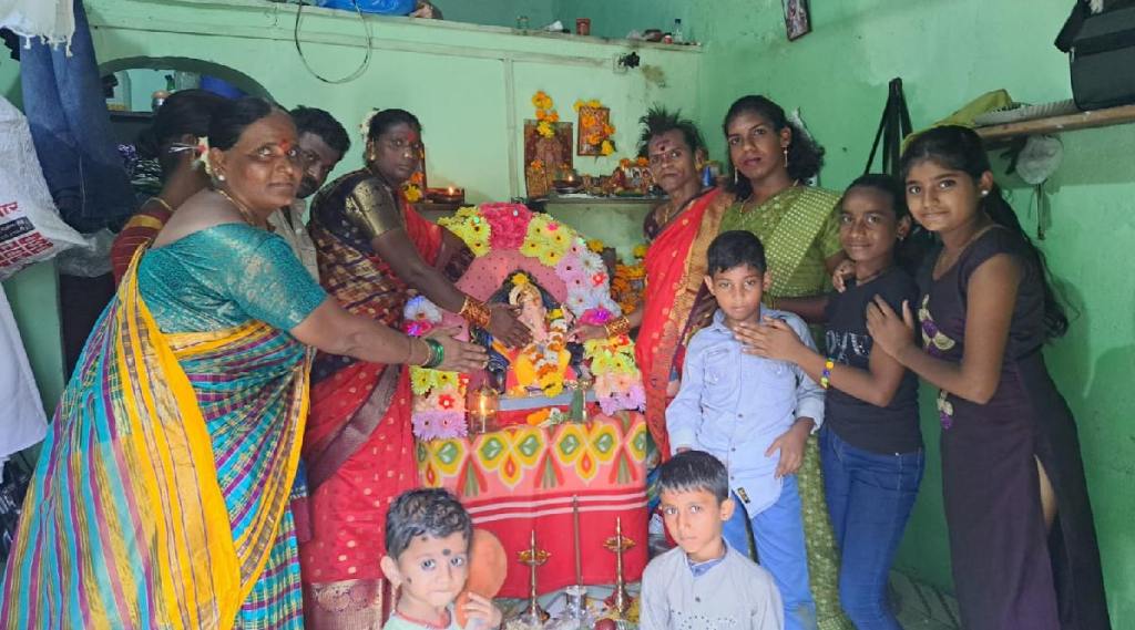 Installation of Ganesha in the houses of transgenders also The festival has been celebrated regularly for 25 years in Badlapur