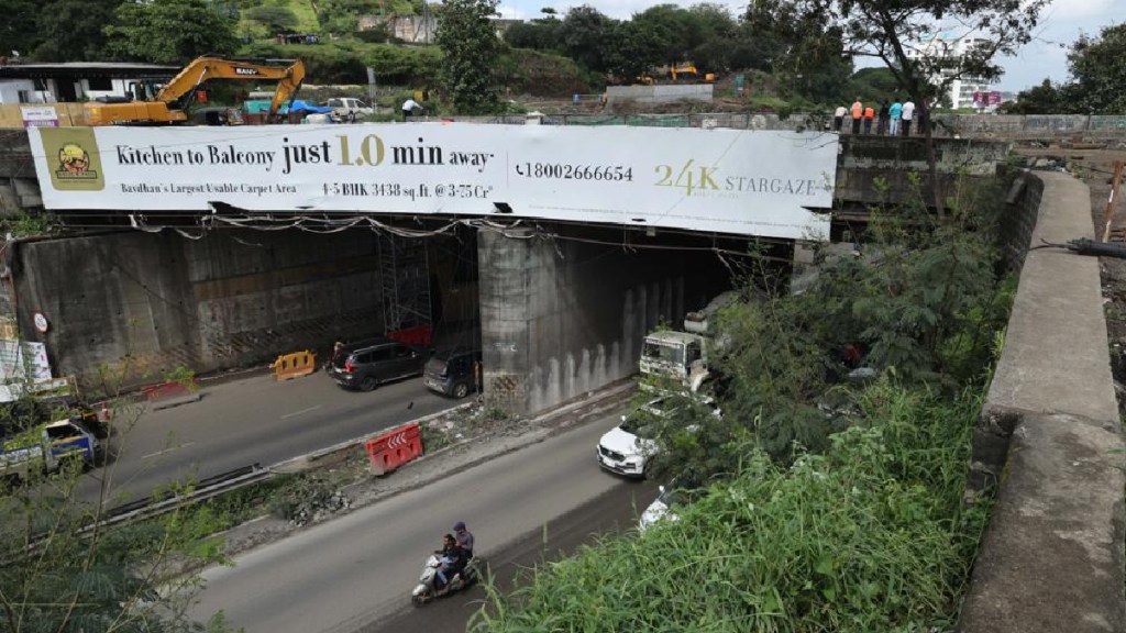 The flyover at Chandni Chowk will be demolished on October 2 at midnight