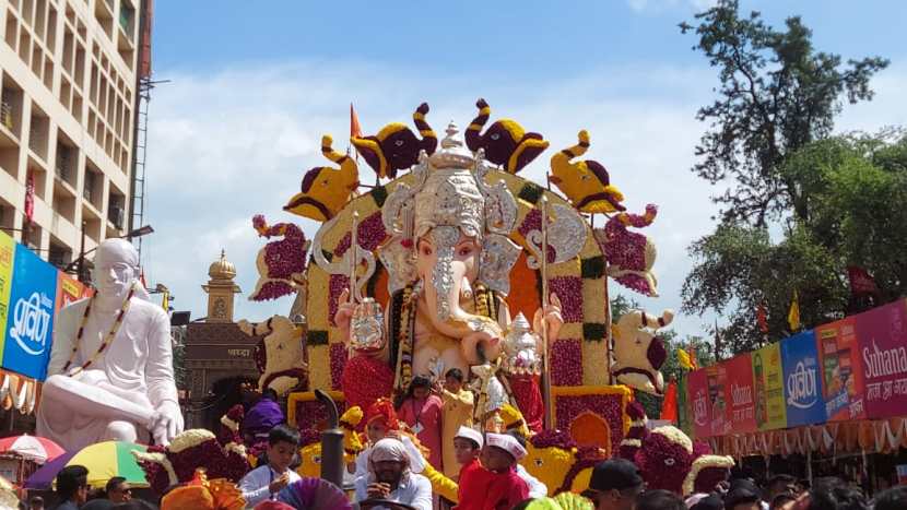 मानाचा चौथा तुळशी बाग गणपती मंडळाची मिरवणूक