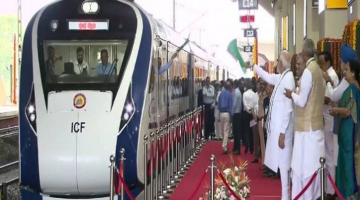 Pm Narendra Modi Flags Off Gandhinagar-Mumbai Central Vande Bharat ...