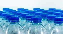 Plastic Bottles: विकत घेतलेल्या प्लॅस्टिकच्या बाटलीतील पाणी आपल्या आरोग्यासाठी सुरक्षित आहे की विषारी कसे ओळखाल? फक्त ‘हा’ कोड लक्षात ठेवा…