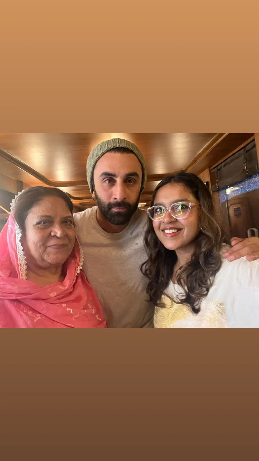 alia bhatt ranbir kapoor spent time with there bodygaurd family