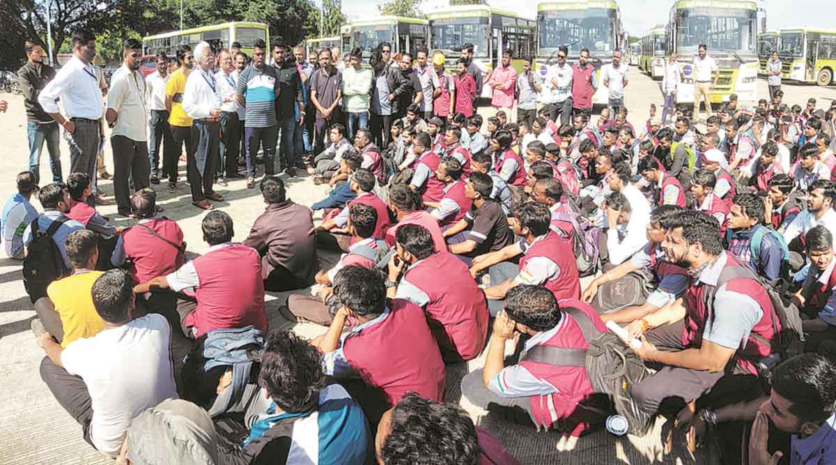 nashik-city-link-bus-employees-on-strike-zws-70-loksatta