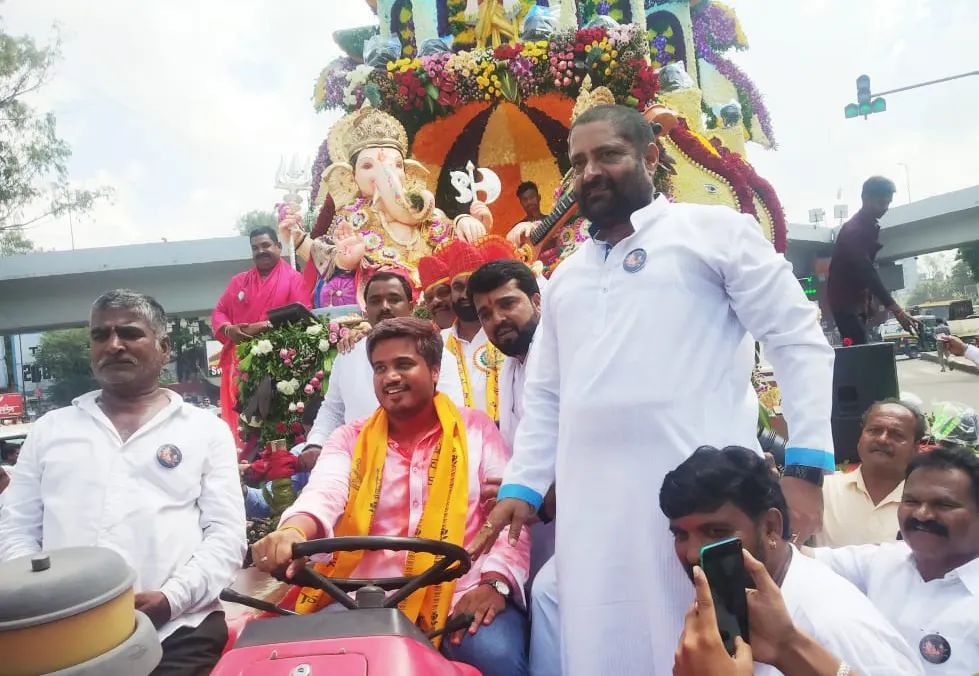 rohit pawar ganpati visarjan mirvnuk 2022 pune photos