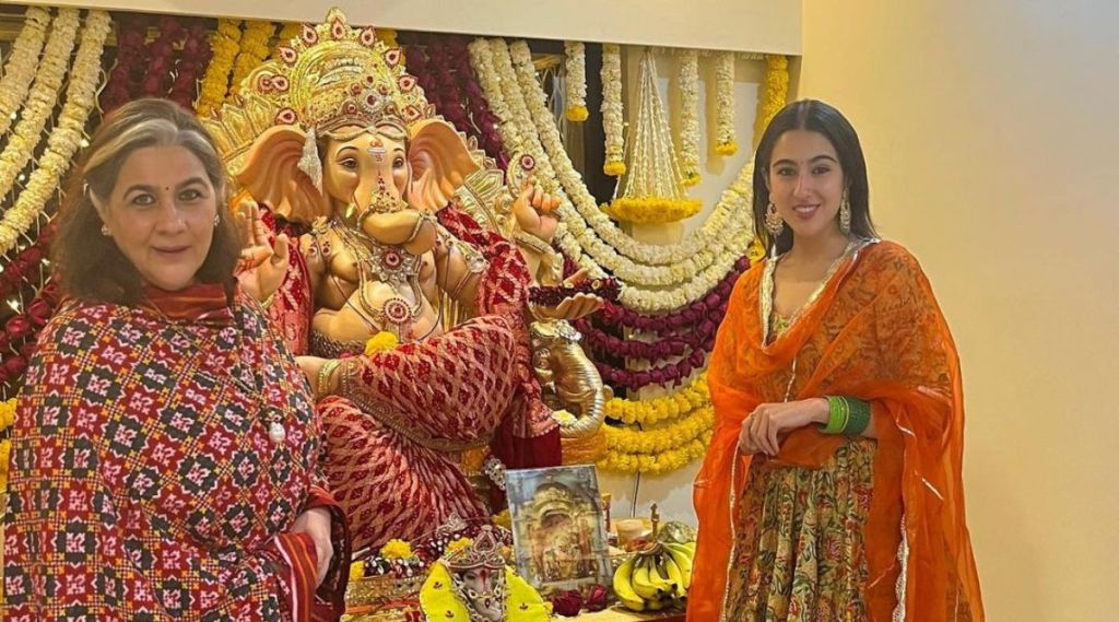 sara ali khan troll worship, sara ali khan troll, sara ali khan religion, sara ali khan muslim, sara ali khan hindu, sara ali khan haters, sara ali khan ganesh chaturthi, सारा अली खान, सारा अली खान ट्रोल, सारा अली खान गणेश चतुर्थी, सारा अली खान इन्स्टाग्राम