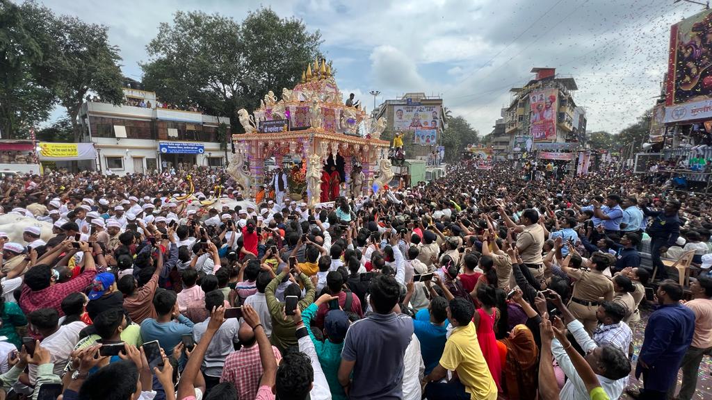 shrimant dagadusheth halawai ganpati visarjan mirvanuk 2022 photos 