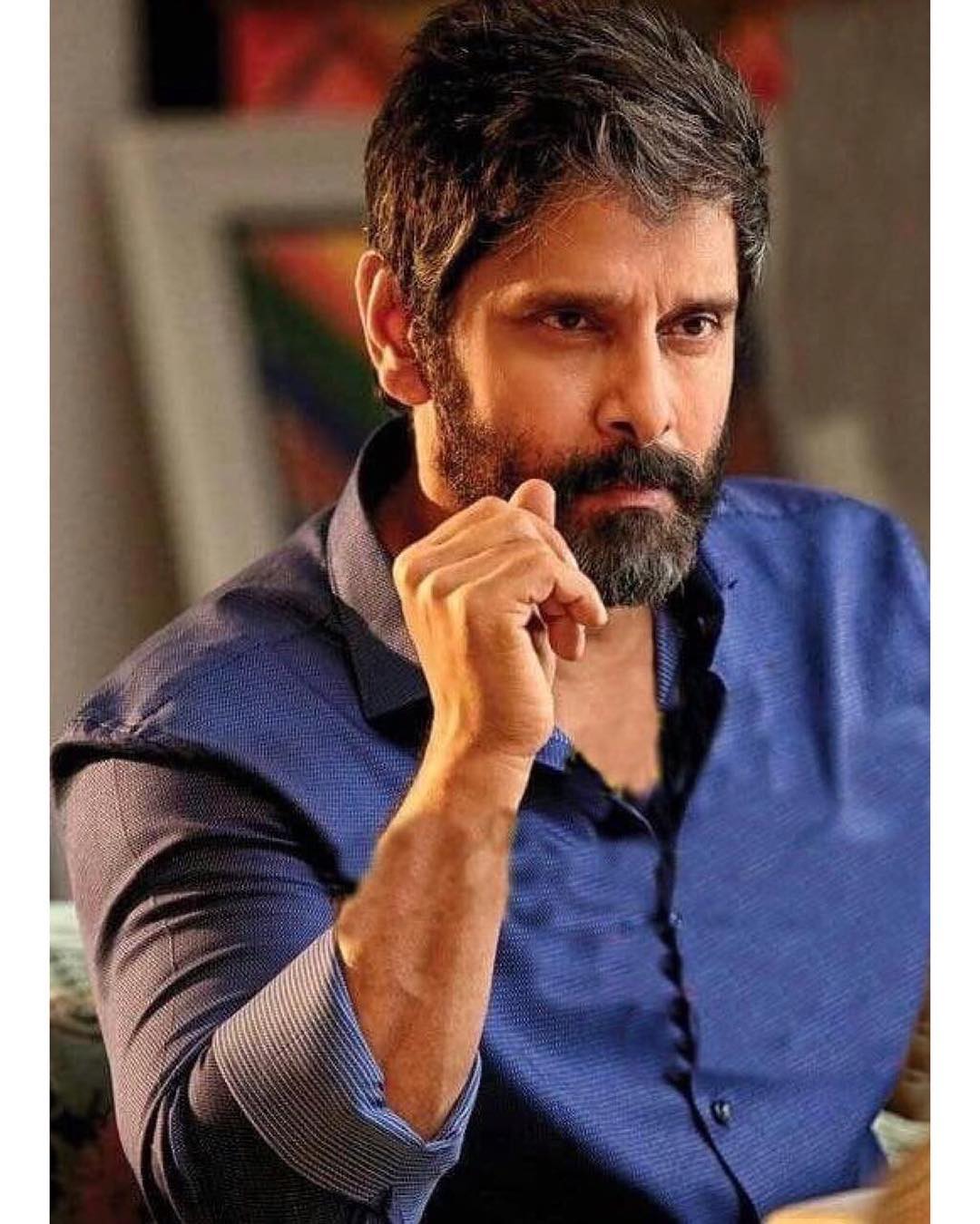 south indian superstar Chiyaan Vikram attends household helper sons wedding photo viral