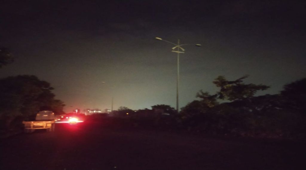 street lights off on uran road