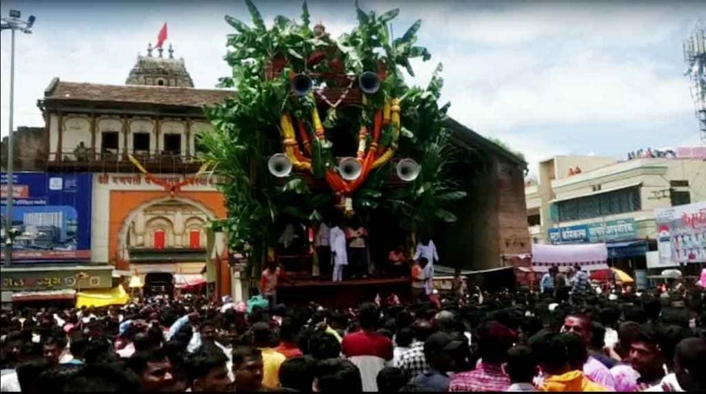 निर्बंधमुक्त वातावरणामध्ये तासगावचा २४३ वा रथोत्सव गुरूवारी मोठ्या उत्साहात साजरा झाला.