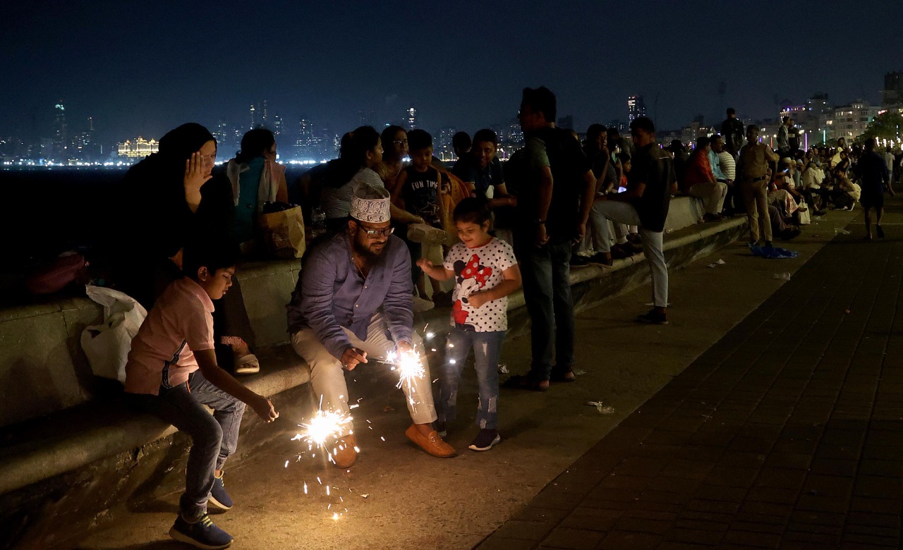 Diwali Celebration At Shivaji park Marine Drive Gate way of India Mumbai Pune Diwali Viral Pictures