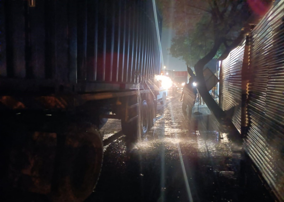 Chemical spilled on Eastern Expressway