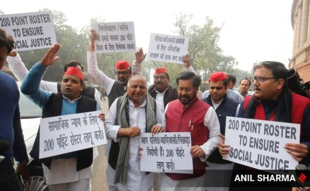 एचडी देवेगौडा आणि आय.के. गुजराल यांच्या सरकारमध्ये संरक्षणमंत्री म्हणूनही काम पाहिले होते.