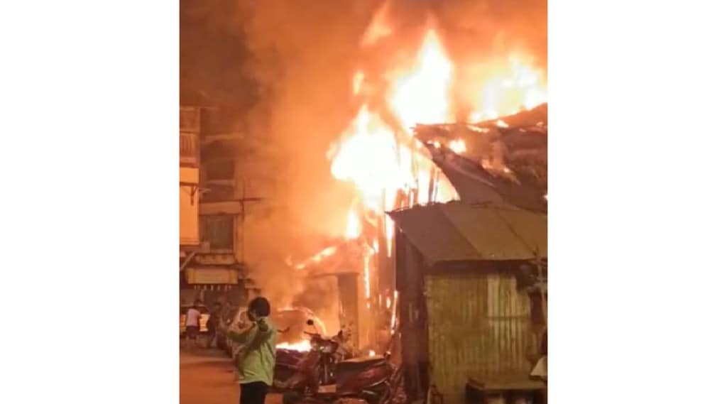 A huge fire broke out at a godown in Girgaon