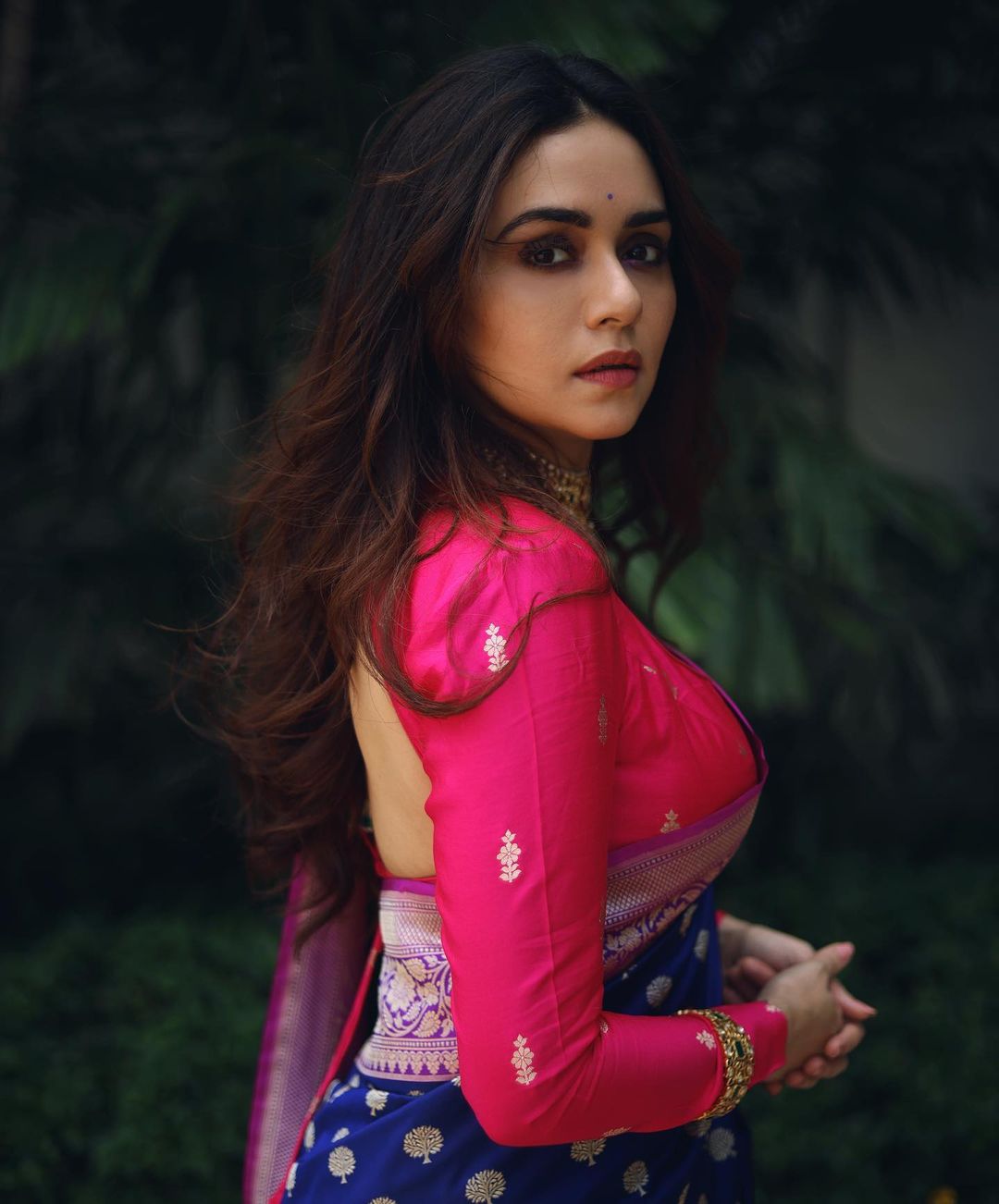 Amruta Khanvilkar looks magnificient in a white floral saree! - BridalTweet  Wedding Forum & Vendor Directory