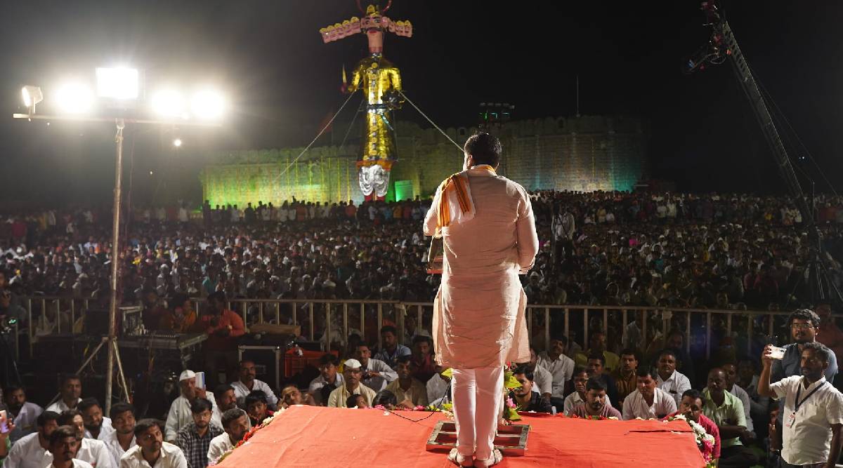 शिवसेनेत आमदार फुटल्यानंतर पक्ष प्रमुख उद्धव ठाकरेंना पक्षातील बंड थोपवण्यात अपयश आलं. त्यासाठी त्यांनी प्रयत्न करायला हवे होते.